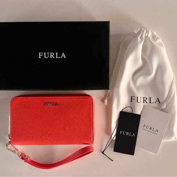 Furla Babylon zip around leather wallet/wristlet. Brand new with tags in box - Picture 5 of 5